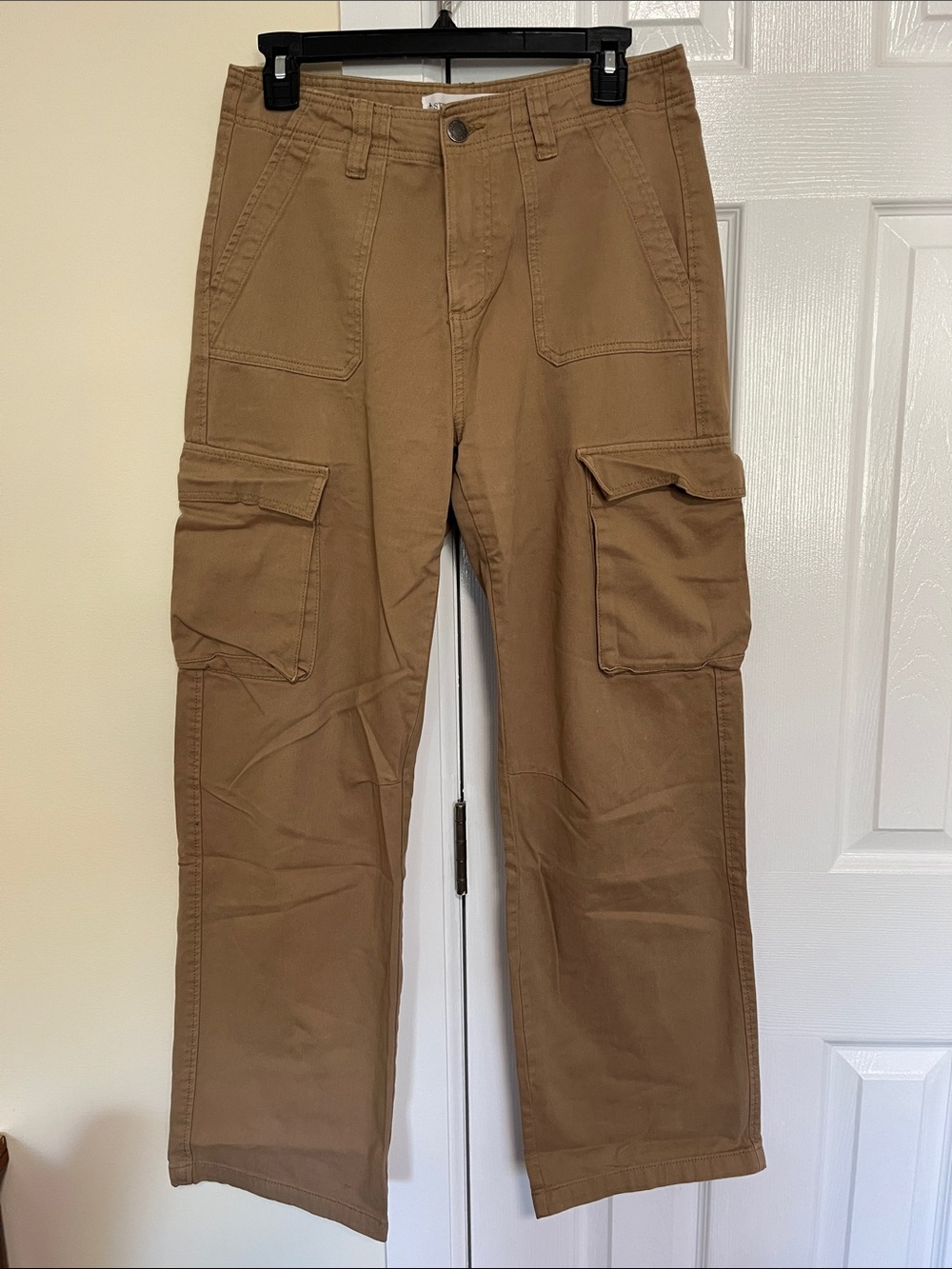 stradivarius Women's Cargo Pants in Tan